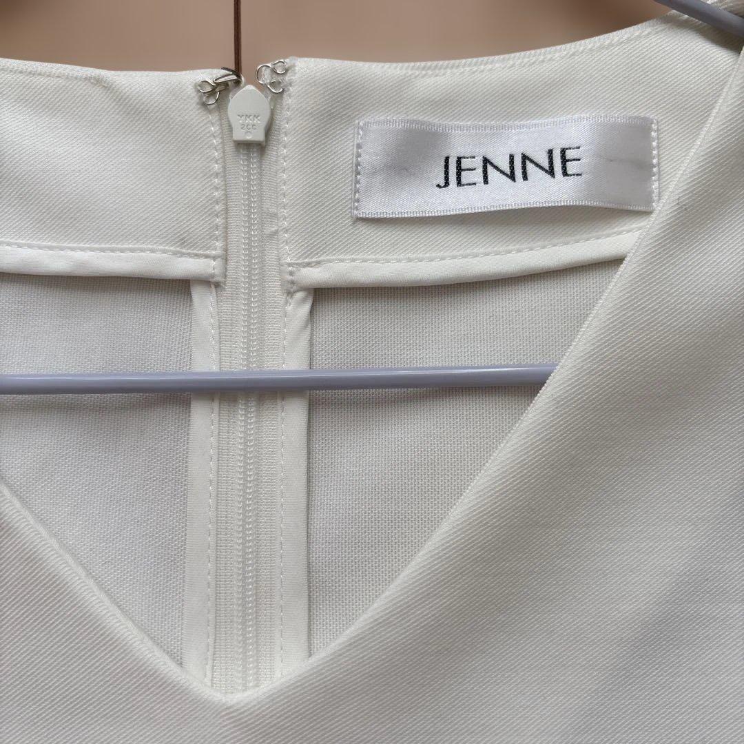 JENNE ホワイト レース付きペプラムトップス