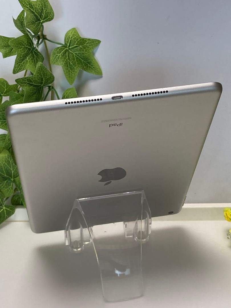 iPad(第7世代) Wi-Fi「MW752J/A」 バッテリー92%良好 割れ