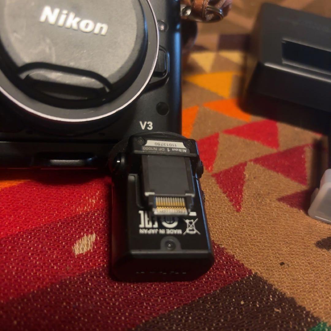 Nikon v3 デジタルカメラ　USED 美品　レンズ付き❤︎