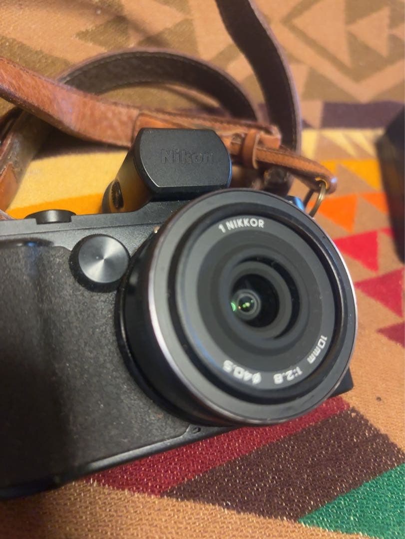 Nikon v3 デジタルカメラ　USED 美品　レンズ付き❤︎