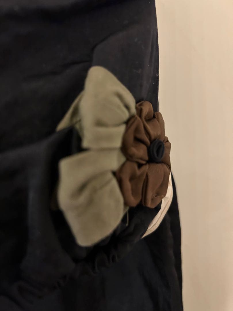 さえらポテチーノPotechino 可愛い割烹着 黒 花モチーフ【大きめ】