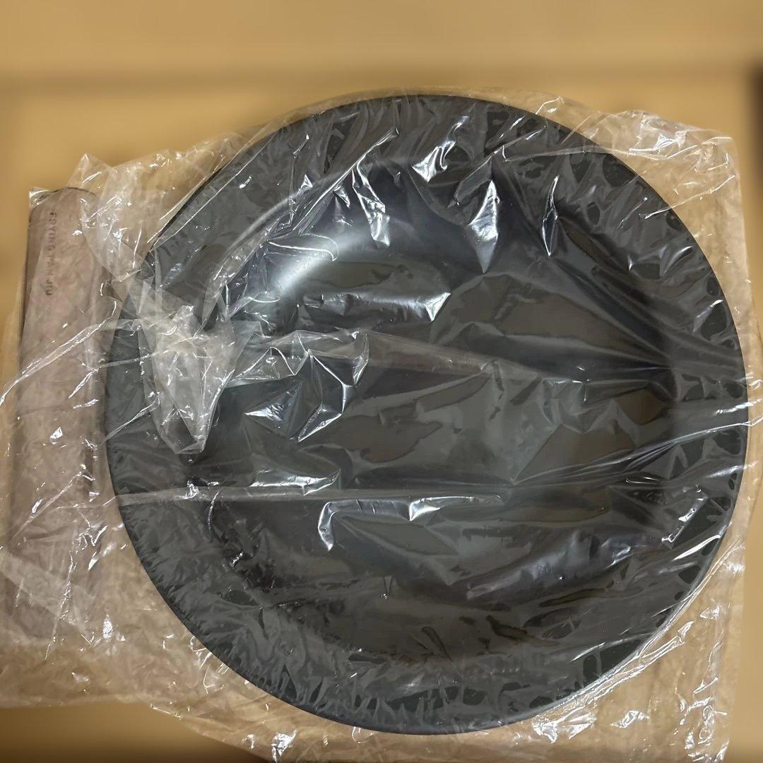 【JIU】鉄フライパンM(ハンドルウォルナット)2点♦︎未使用品