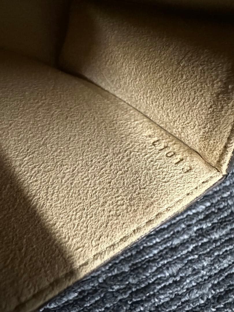 LOUIS VUITTON ルイ・ヴィトン フロランティーヌ　ウエストポーチ