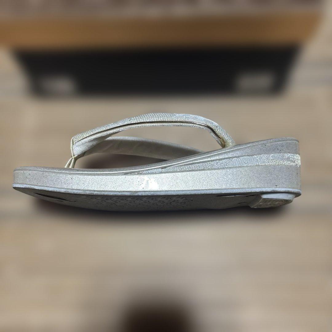 鈴乃屋　沙織　シルバー ハンドバッグと草履のセット