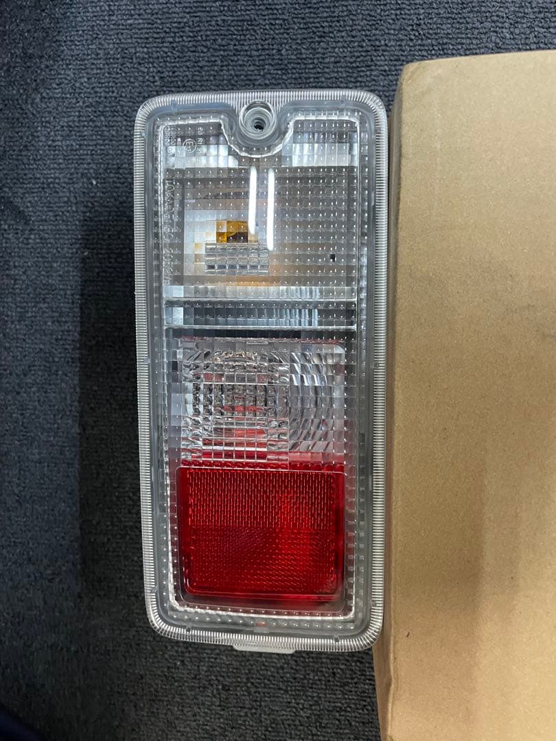 新車外しハイゼットS500Pテールランプ