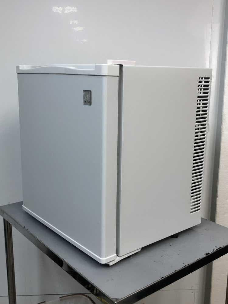 【中古】イー・エム・エー小型冷蔵庫 20L 2021年式2508171022