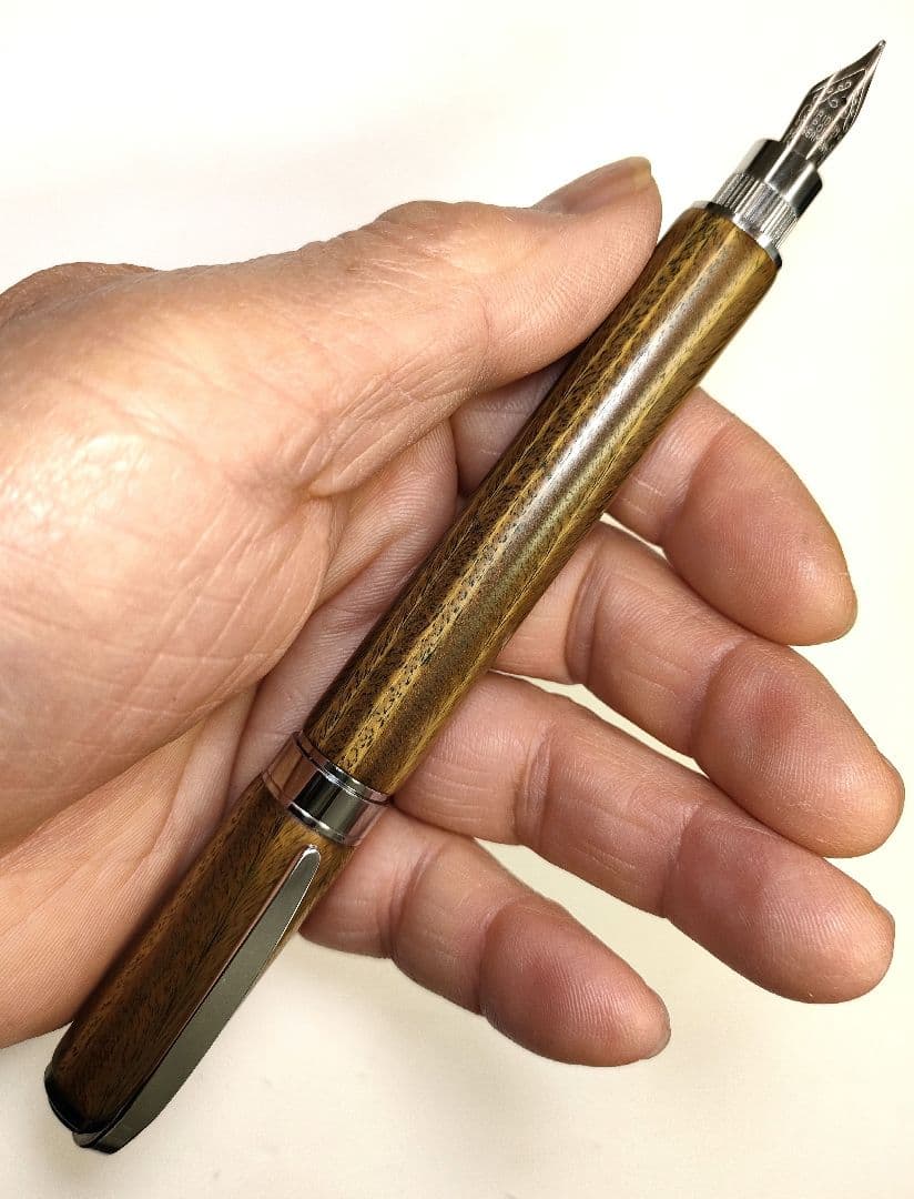 世界一硬い木【リグナムバイタ】万年筆