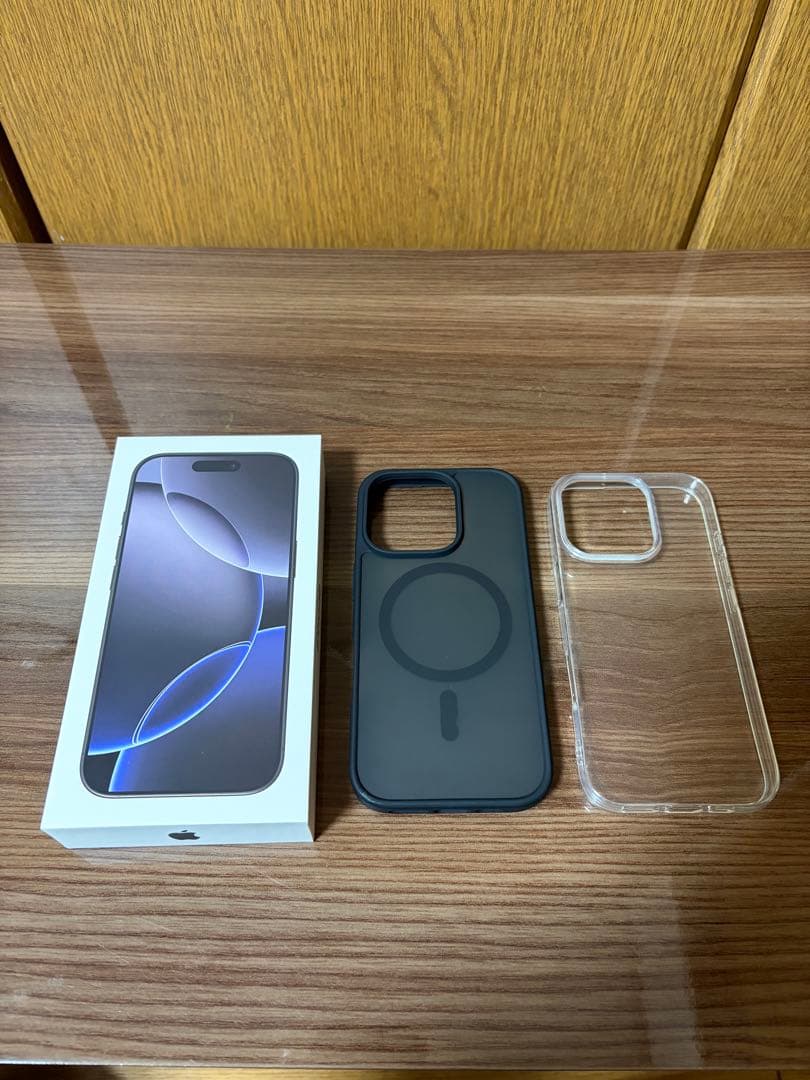 iPhone16 pro 512GBブラックチタニウム SIMフリー おまけ付き