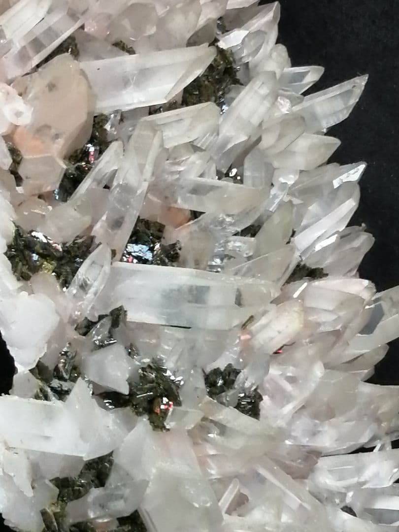 水晶 エピドート 共生クラスター（グリーントルマリン）3.9kg ーtot015