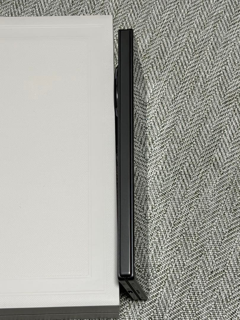 美品 OPPO Find N5グローバル版 512GB ブラック 新品ケース付き