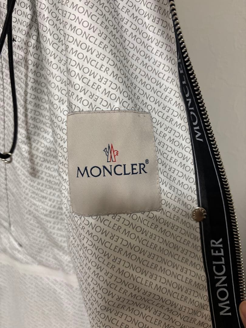 ｛美品｝MONCLER ブラック ナイロンコート