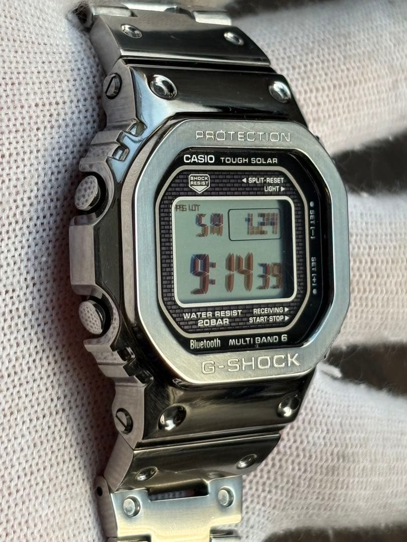 美品 G-SHOCK GMW-B5000D-1JF 電波ソーラー シルバー