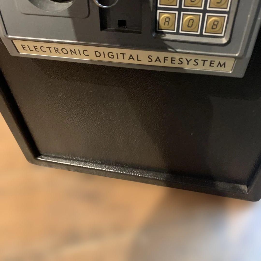 家庭用金庫　鍵　テンキー　電子ロック　防犯