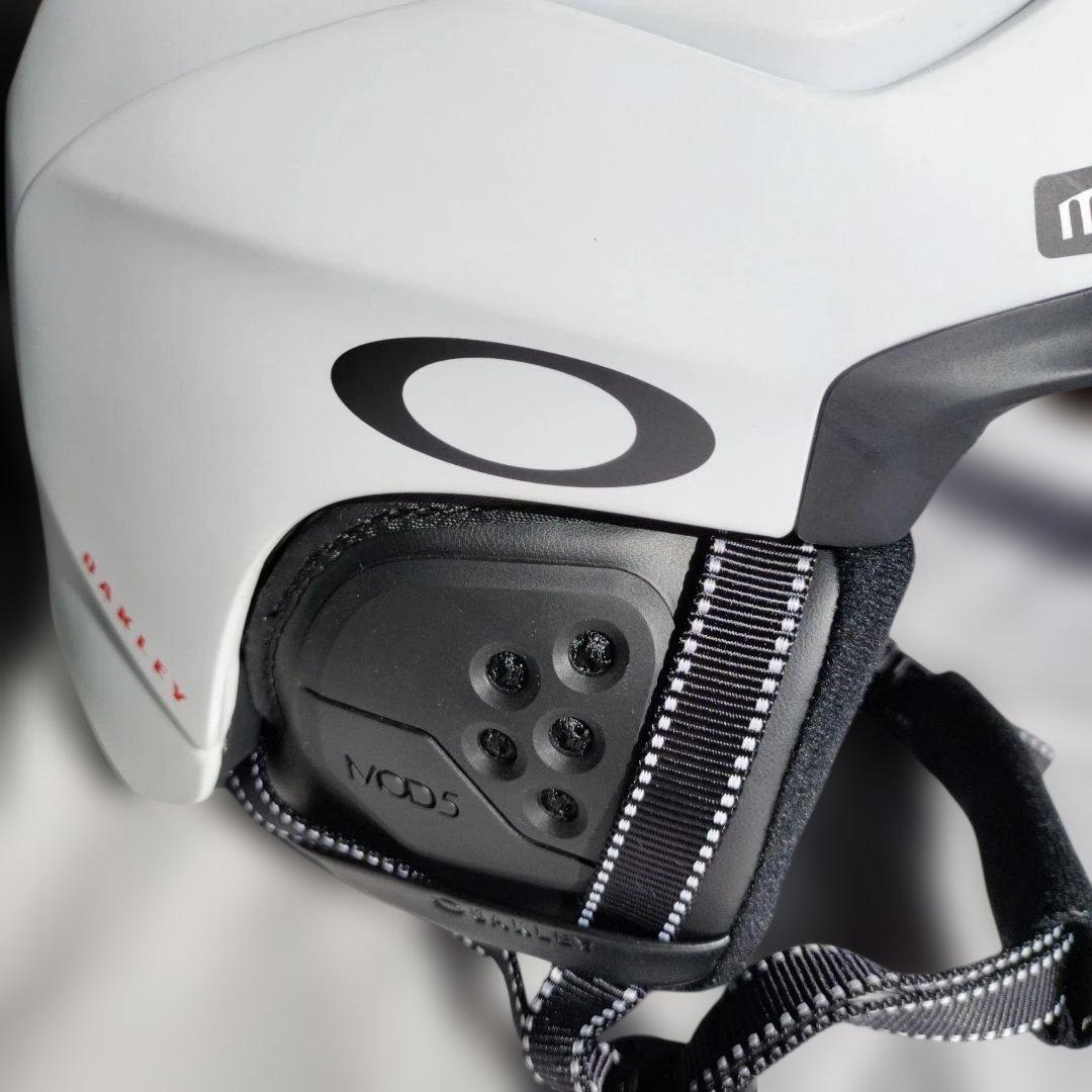 美品　Ｌサイズ　Oakley MOD 5 ヘルメット マットホワイト