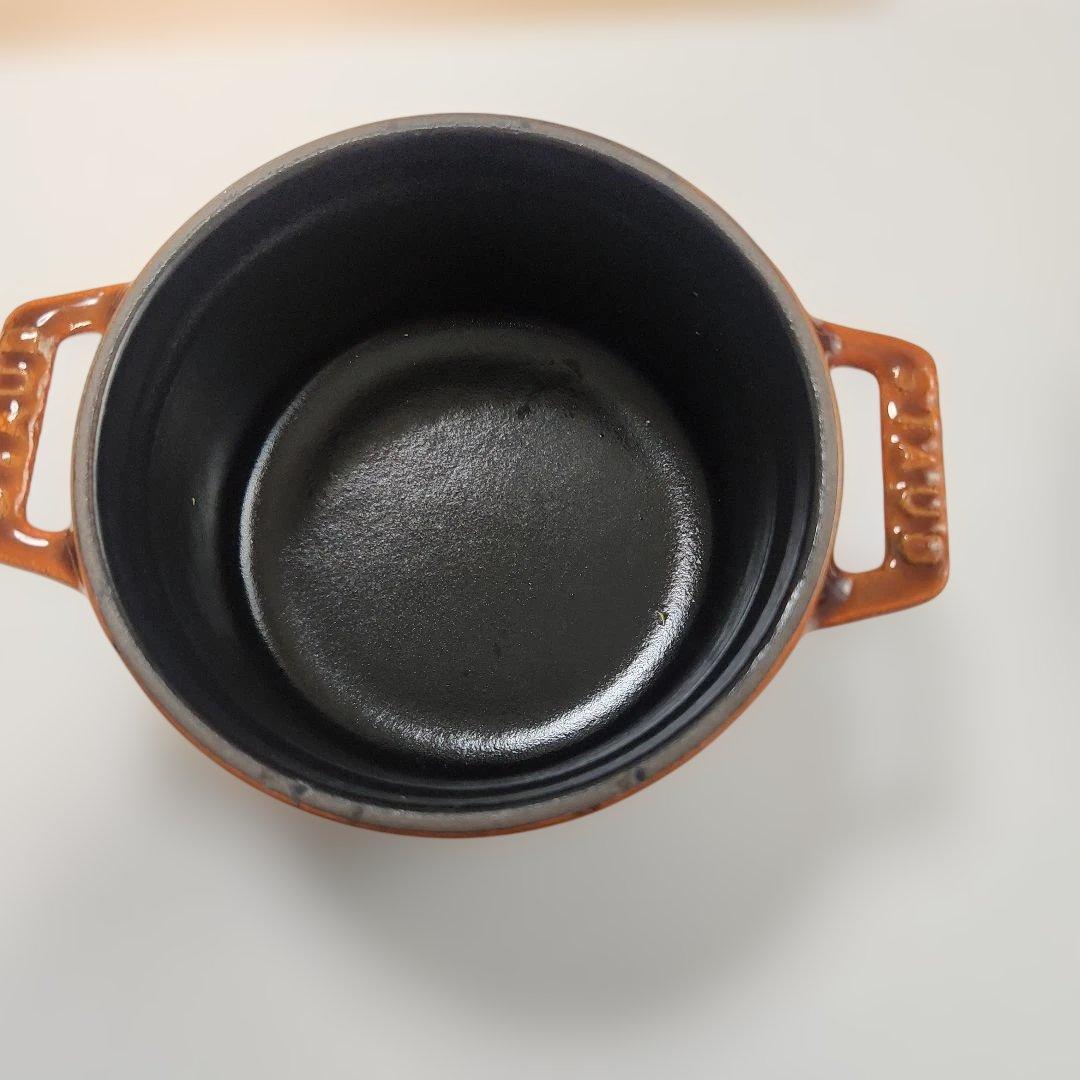 staub　ココット　廃盤カラー　サイズ10 シナモン