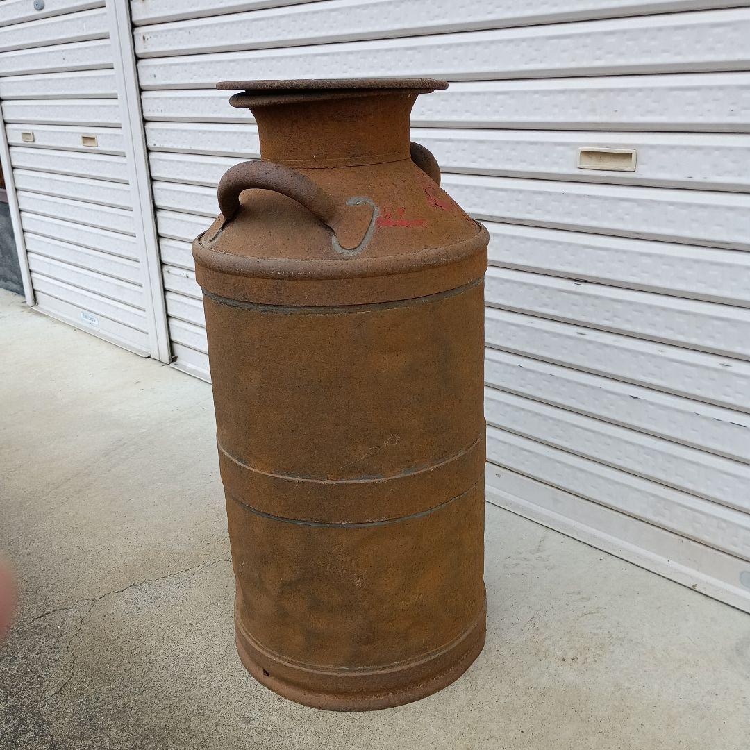 アンティーク ミルク缶 錆びた金属製