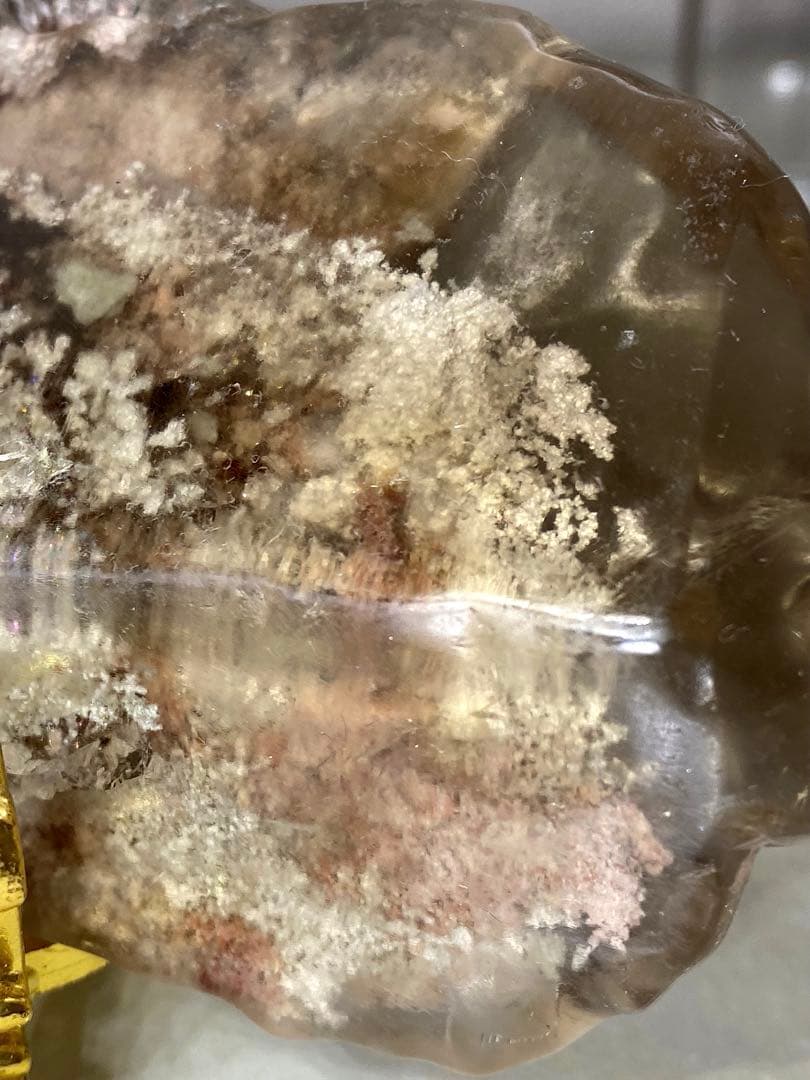 T1034ピンクホワイトガーデンクォーツ原石ルチル針瑪瑙共生ラダー虹入りジオード