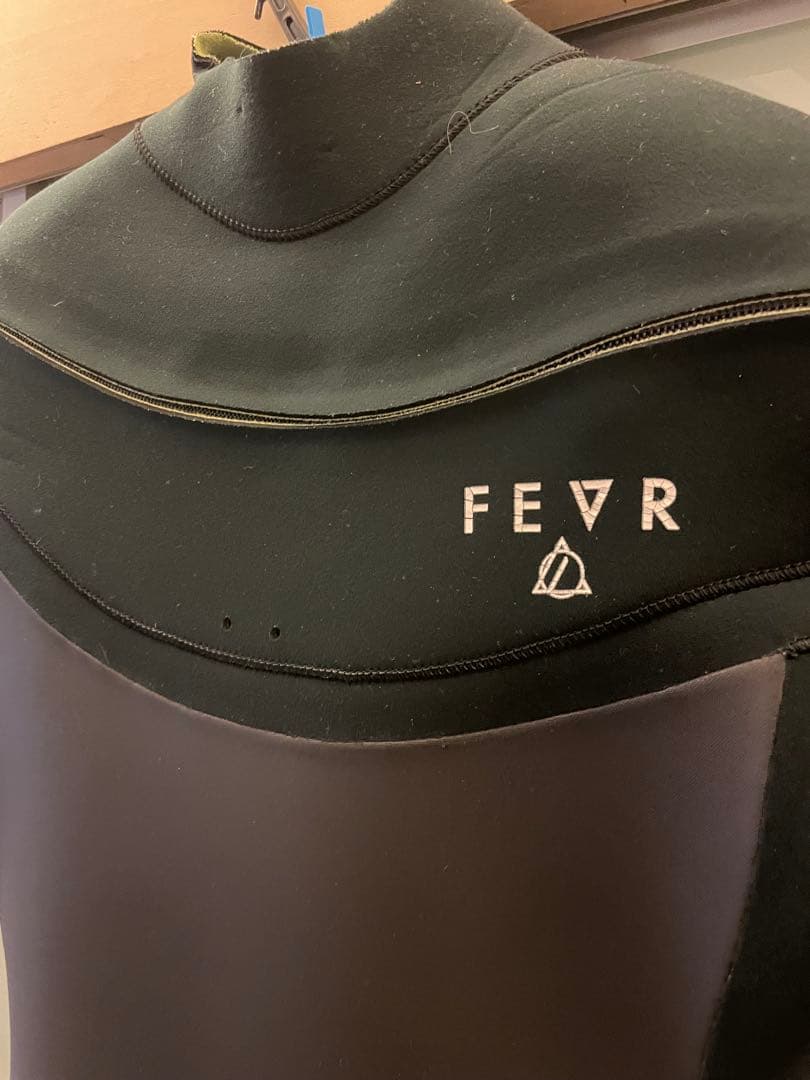 【最終値下げ】FEVR ブラック シーガル ウェットスーツ　ML相当