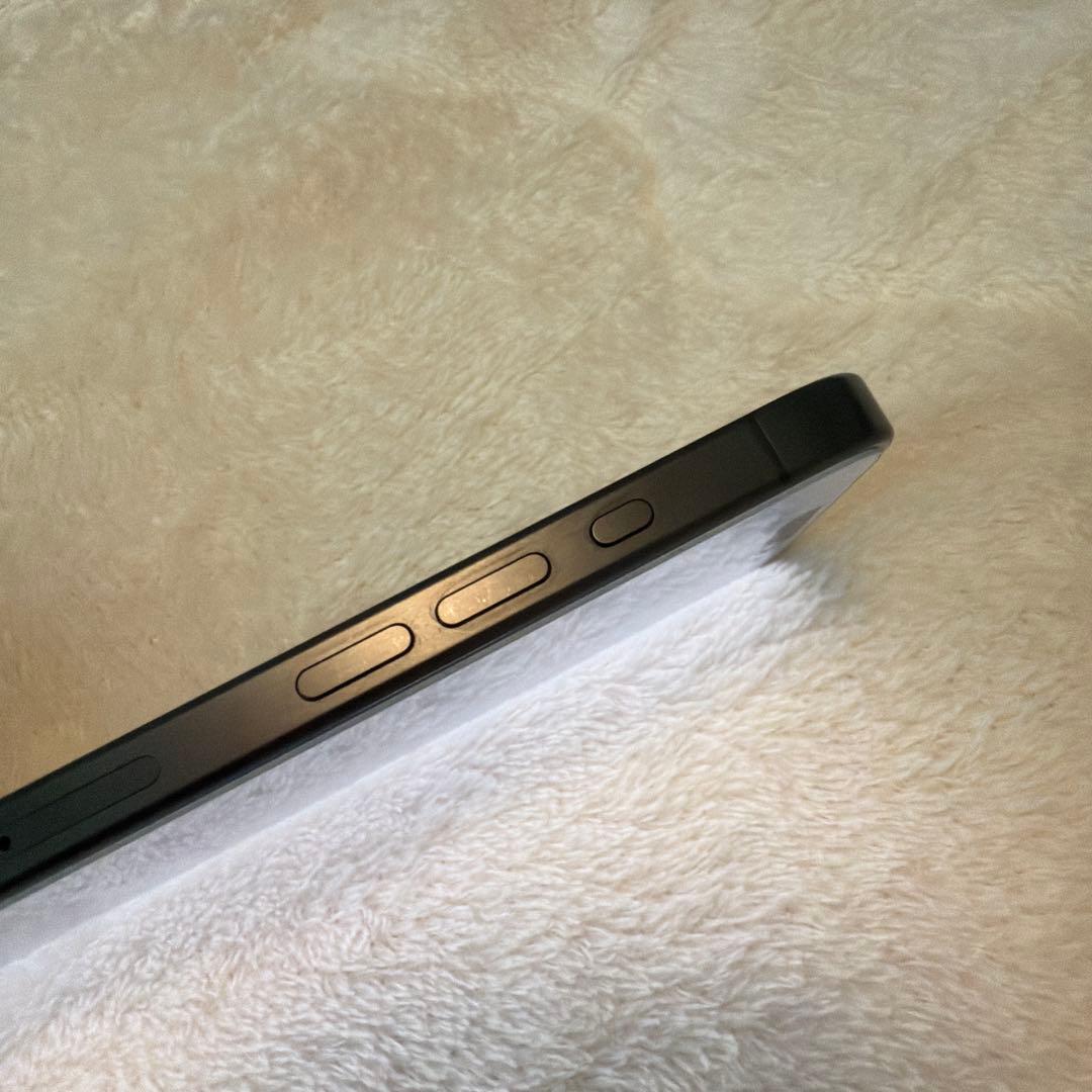 香港版 iPhone 15 Pro 128GB ブラックチタニウム