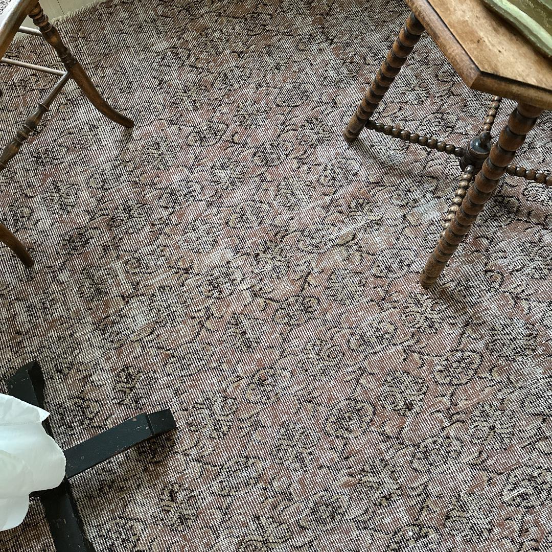 トルコ ヴィンテージラグ979 超大判 レア 人気柄 紋章 トープブラウン