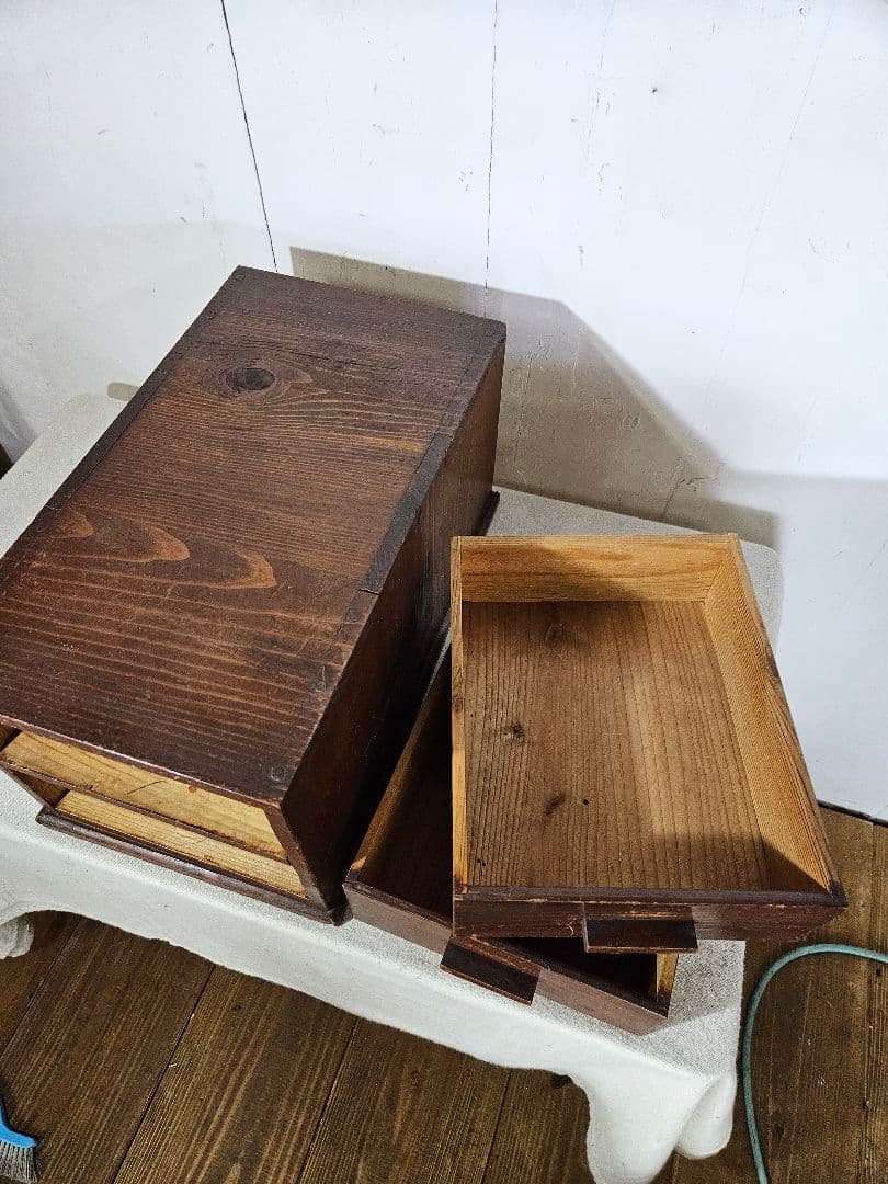アンティーク 木製の小引出し 隠しスペース 二段 抽斗 キャビネット