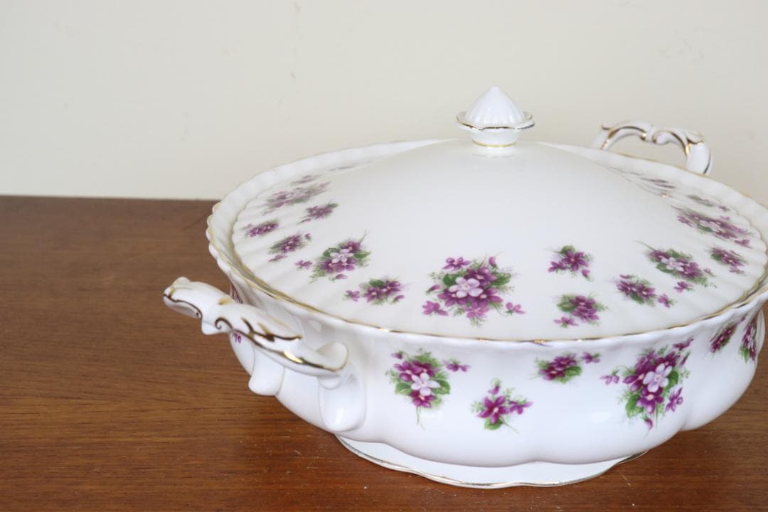 お値下げ　ロイヤルアルバート　スウィートバイオレット　チュリーン　蓋付ボウル