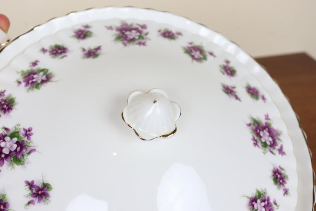 お値下げ　ロイヤルアルバート　スウィートバイオレット　チュリーン　蓋付ボウル