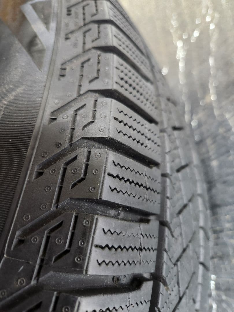 a-tsu②VOLVO XC90 19in8J+49H5ピレリスタッドレス