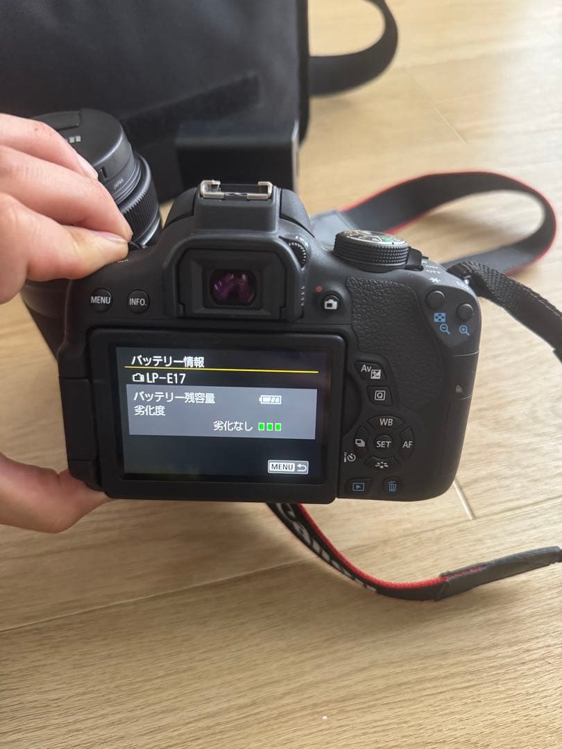 Canon EOS kiss x8i ダブルレンズカメラセット