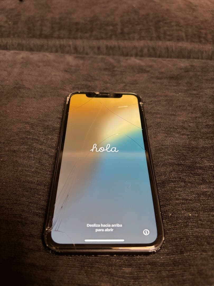 スマートフォン本体 画面ひび割れあり