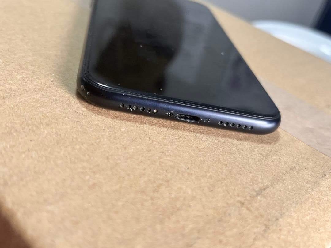 iPhone XR 64GB ブラック　本体のみSIMフリー