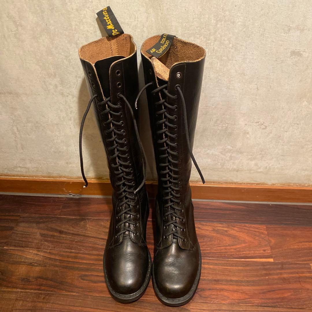 ドクターマーチン20ホール