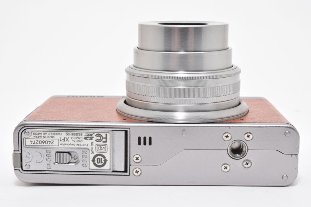 美品 フジフィルム　FUJIFILM XF1 1513