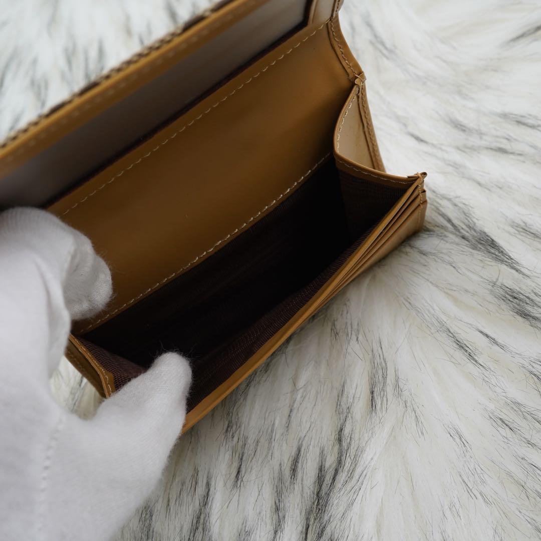 未使用品　箱付き　GUCCI グッチ　カードケース　名刺入れ　シェリーライン