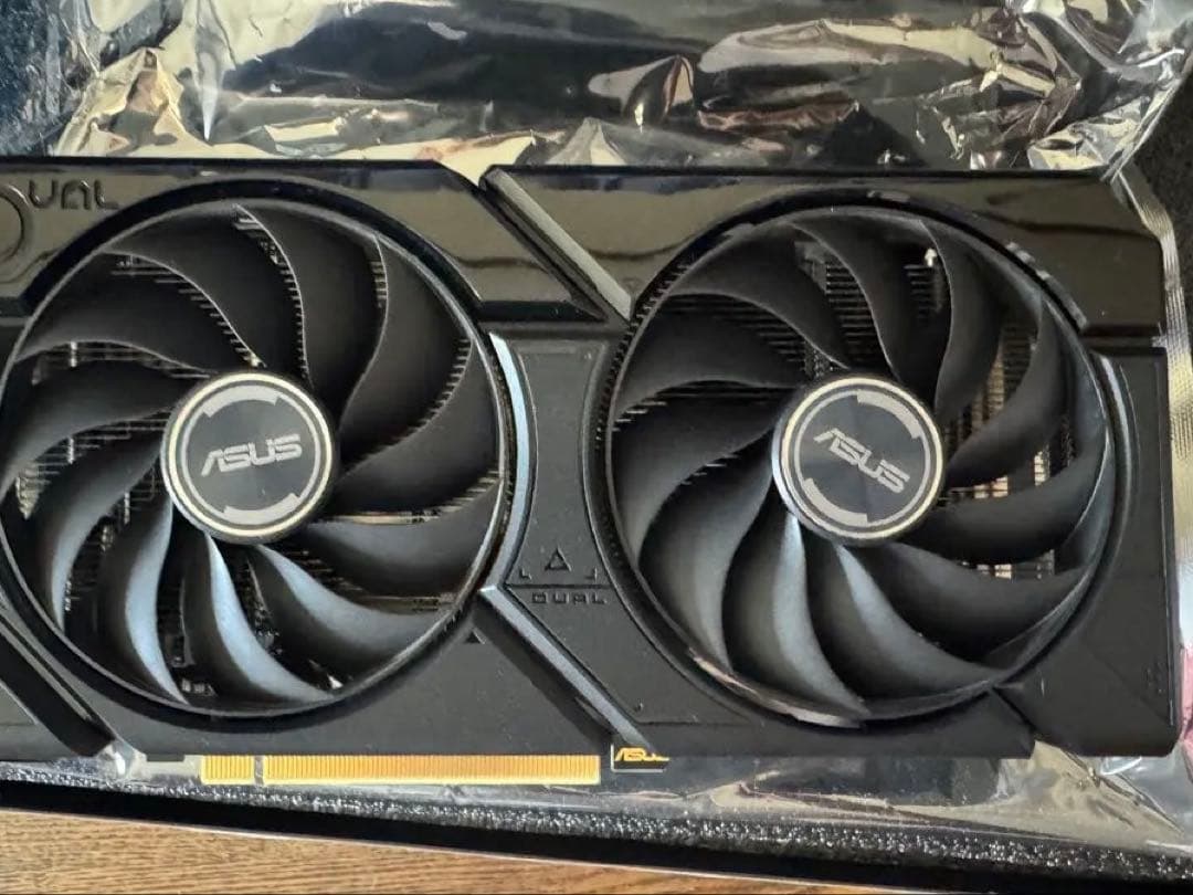 グラフィックボード・グラボ・ビデオカード ASUS GeForce RTX 4070 Super OC 12GB