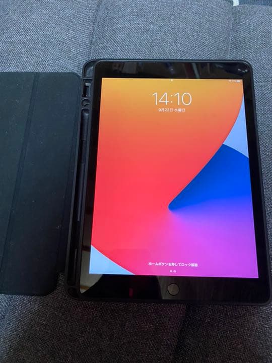 iPad第8世代32Gスペースグレイ　MAVINワイヤレスイヤホン付き