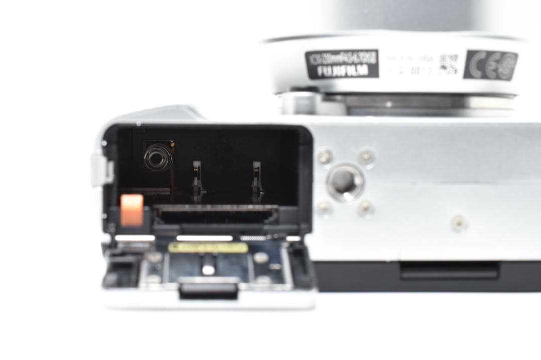 美品 フジフィルム FUJIFILM X-A2 ダブルレンズキット 1498