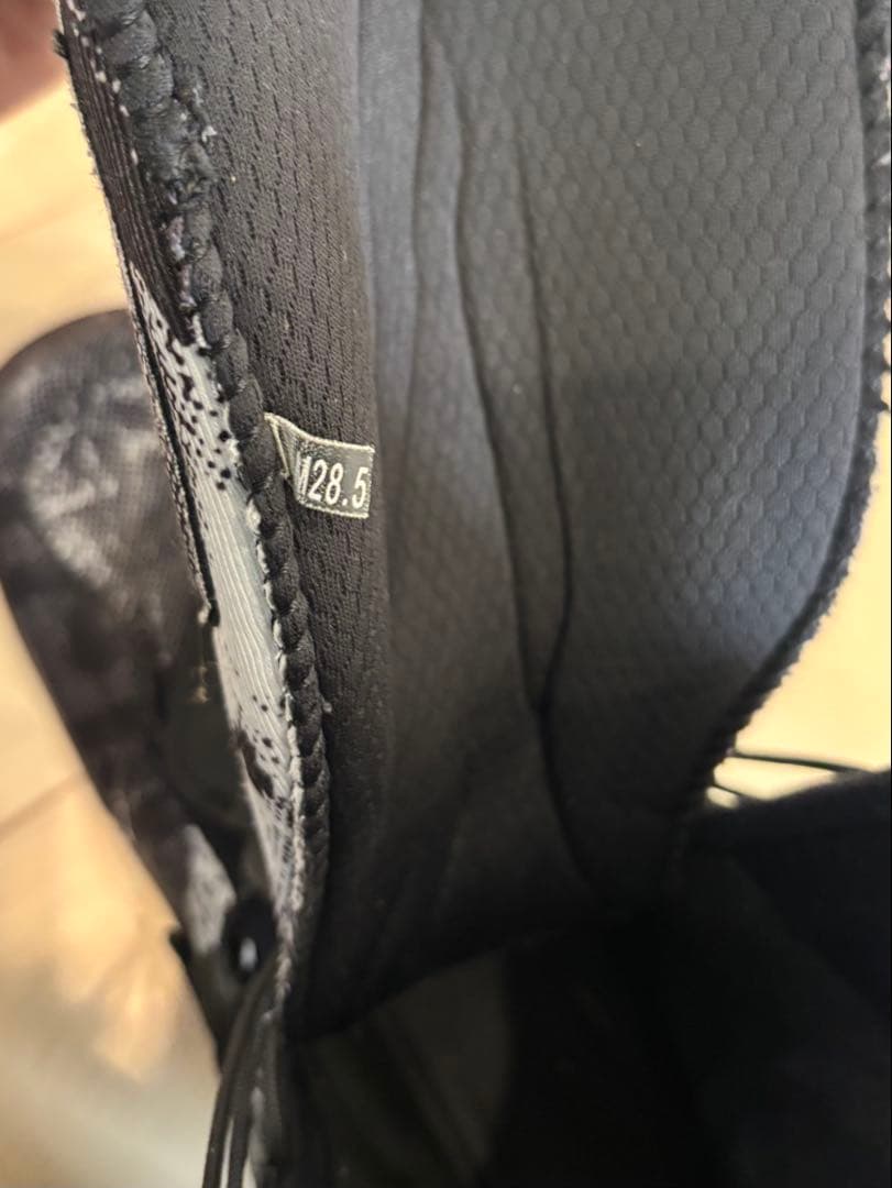 DEELUXE EMPIRE 28.5 インナー２つ付き