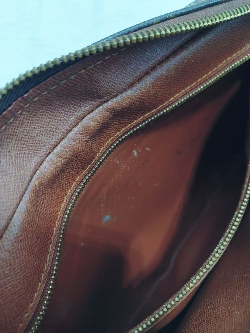 LOUIS VUITTON ショルダーバッグ