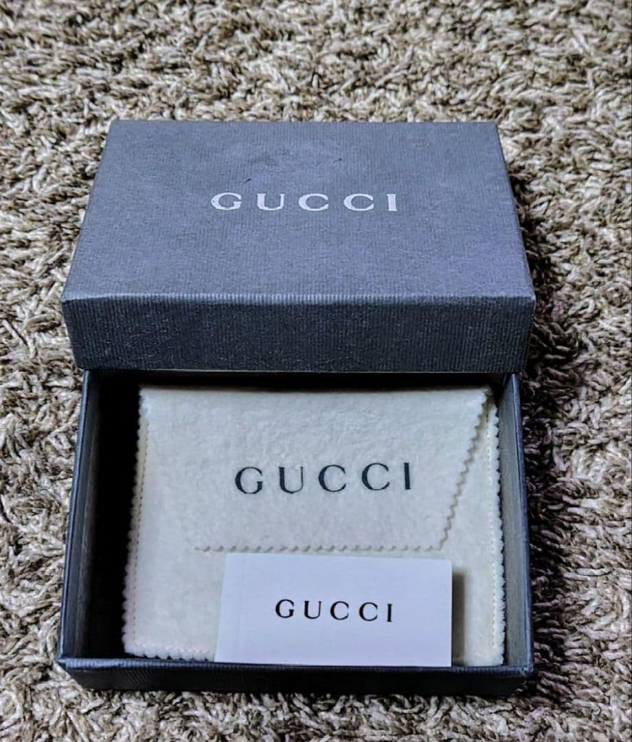 GUCCIピアス シルバーAg925 Gロゴ 【ほぼ新品・お買得品・研磨済美品】