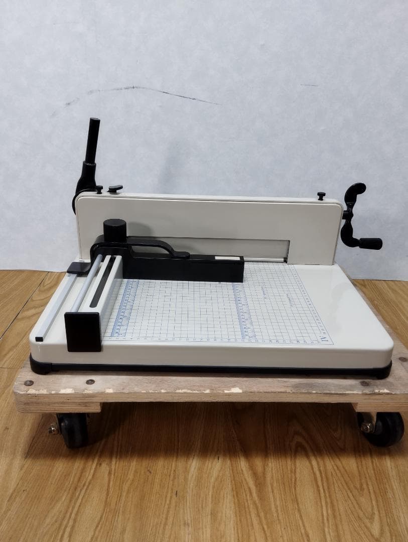 K♢1167 ダイシン 裁断機 ペーパーカッター DS-858A4