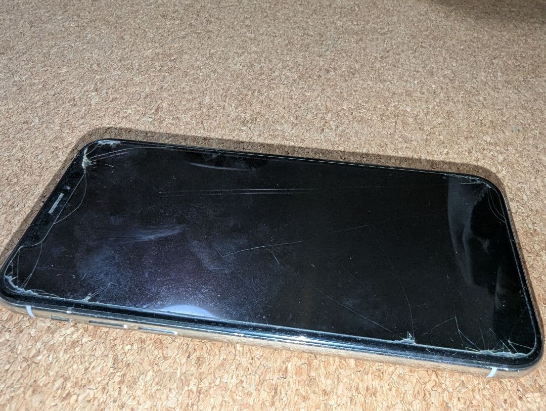 iPhone X 256G 背面割れ有