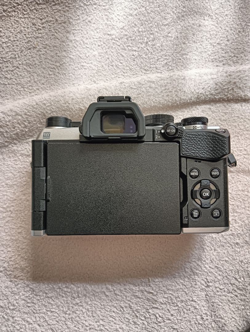 超美品 OM SYSTEM OM-5 Mark II ボディ 1月購入保証残有