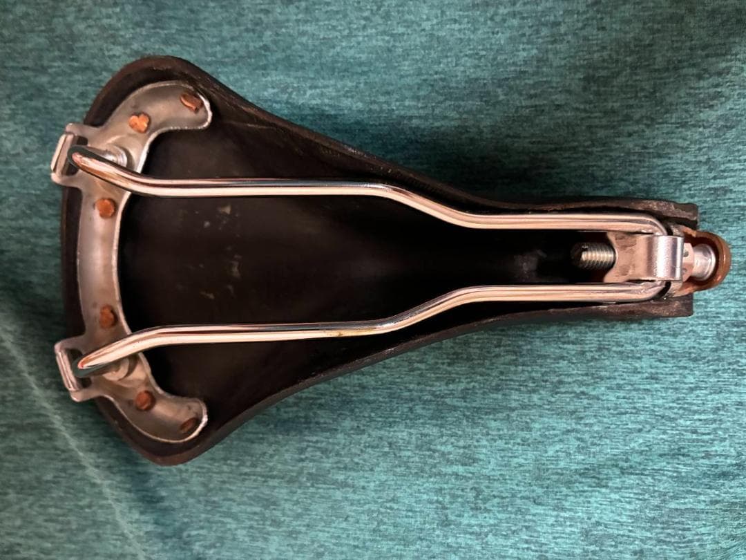 クラシックレザーサドル