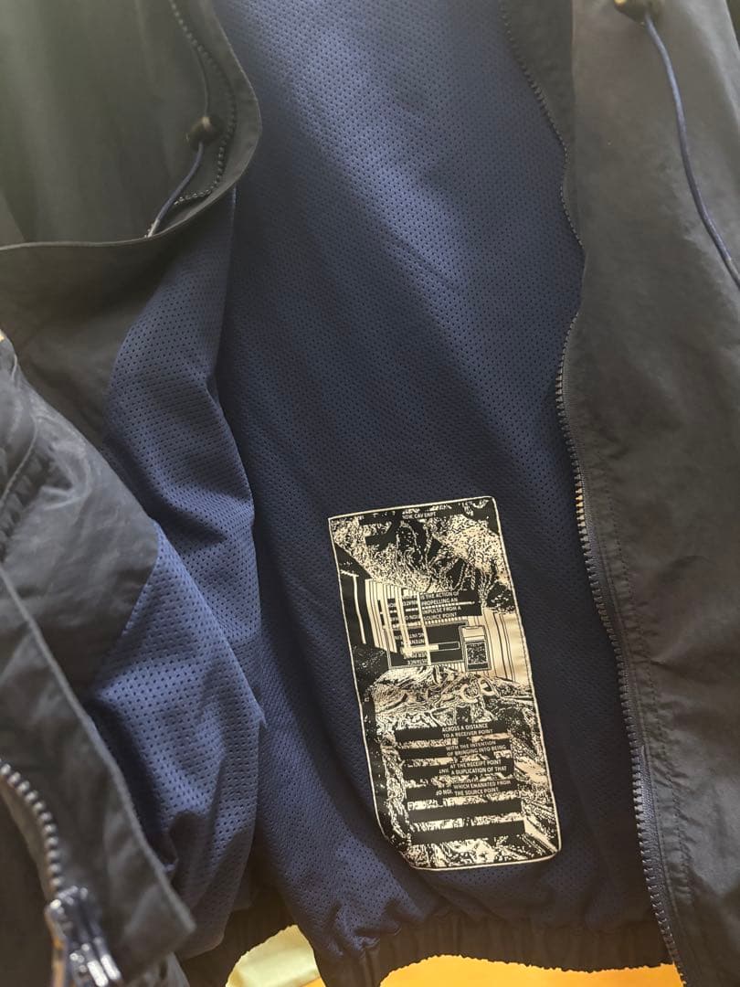 C.E cavempt ネイビー フード付き ナイロンジャケット　[値下げ中]