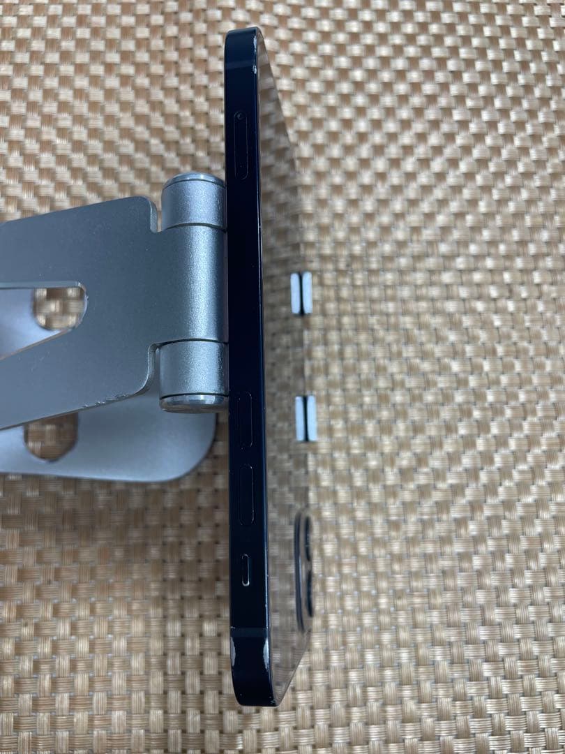 iPhone 12 64 GB ブラック SIMフリー【8389】