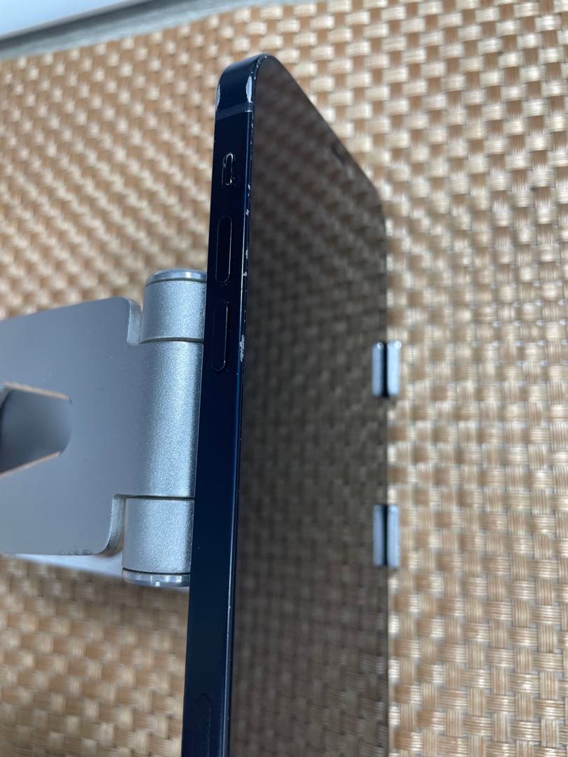 iPhone 12 64 GB ブラック SIMフリー【8389】