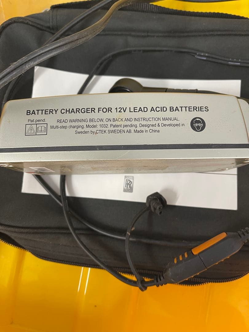 ロールスロイス・RR 純正バッテリーコンディショナー 専用ケース付き