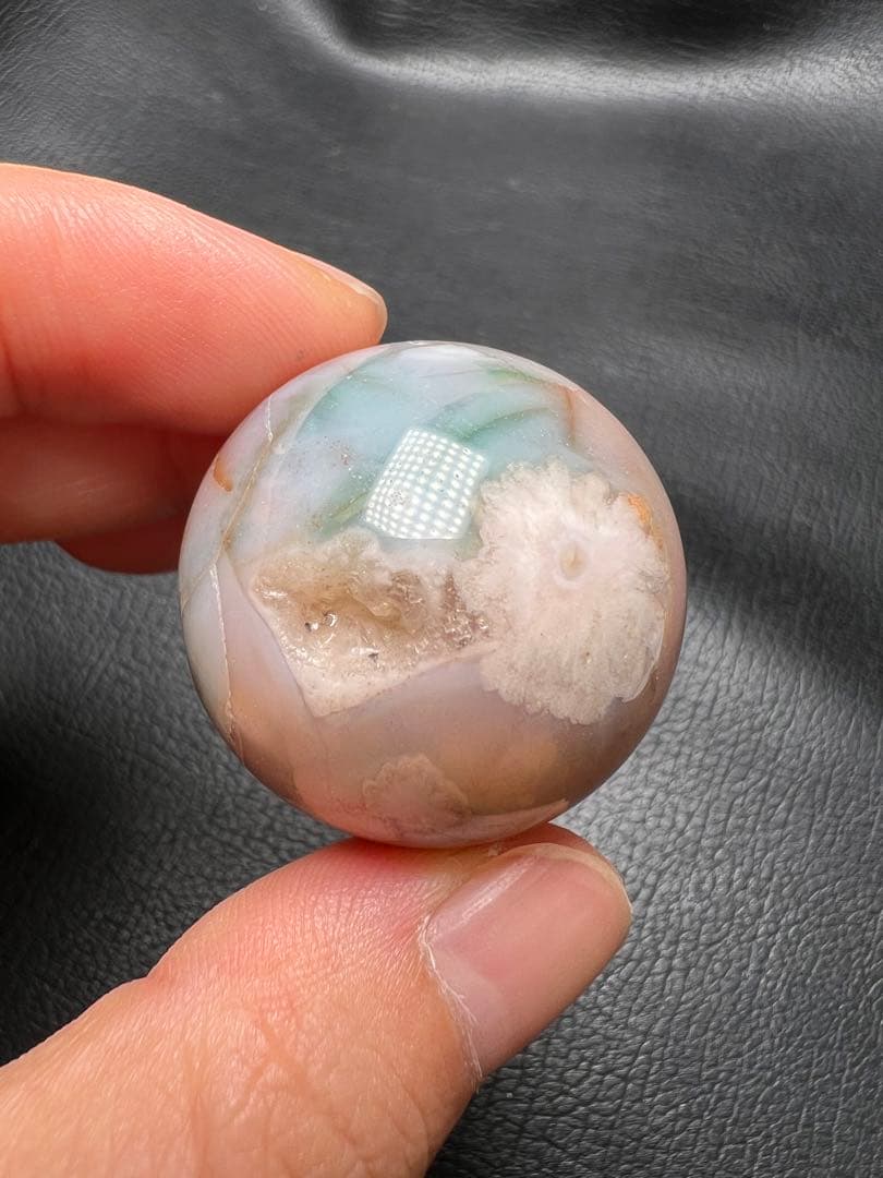 071711  31ミリ笑口桜瑪瑙　貫通穴　結晶入り