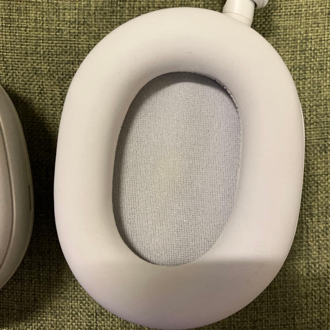 ホワイト ワイヤレスヘッドフォン wh 1000xm5 ケース付き